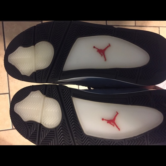 Travis Scott Jordan 4 - Picture 3 of 3